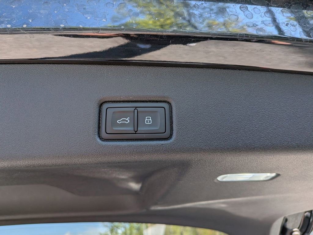 Used 2025 Audi Q5 Premium Plus w/ Premium Plus AWD/4WD image 21