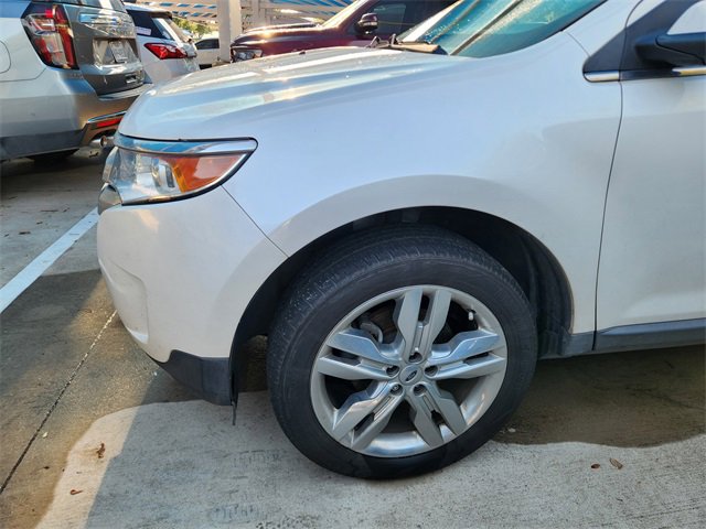 Used 2014 Ford Edge Limited w/ Equipment Group 301A FWD image 5