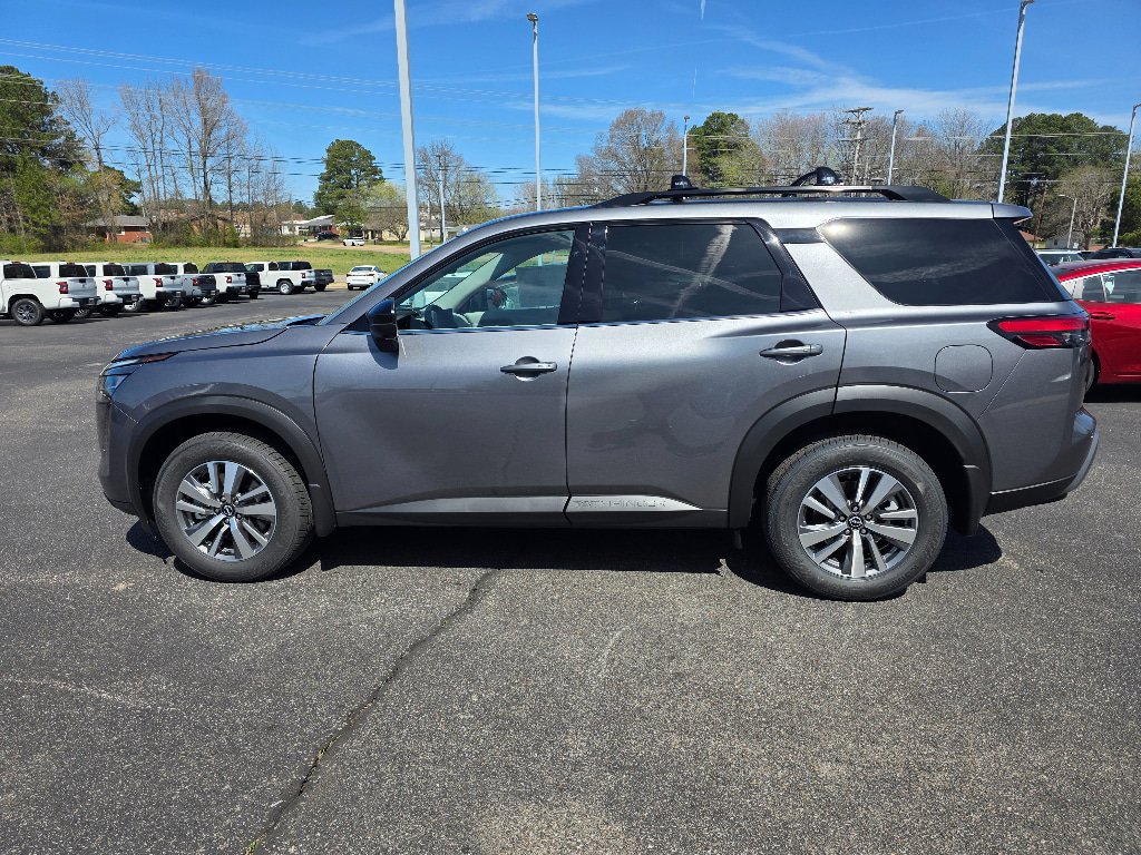 New 2026 Nissan Pathfinder SL image 6
