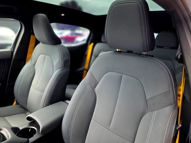 Used 2021 Polestar Polestar 2 w/ Performance Package AWD/4WD image 35