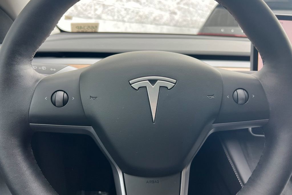 Used 2025 Tesla Model Y Long Range image 22