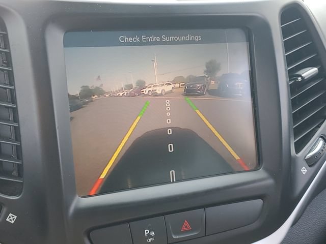 Used 2016 Jeep Cherokee Overland FWD image 27