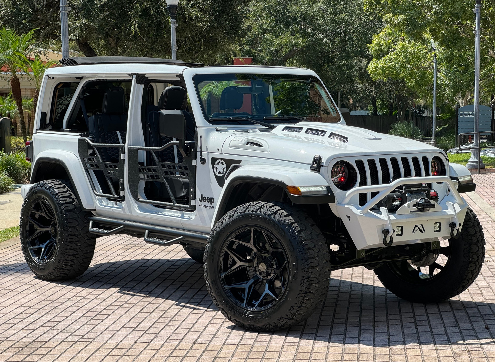 Used 2022 Jeep Wrangler Unlimited Sahara AWD/4WD image 57