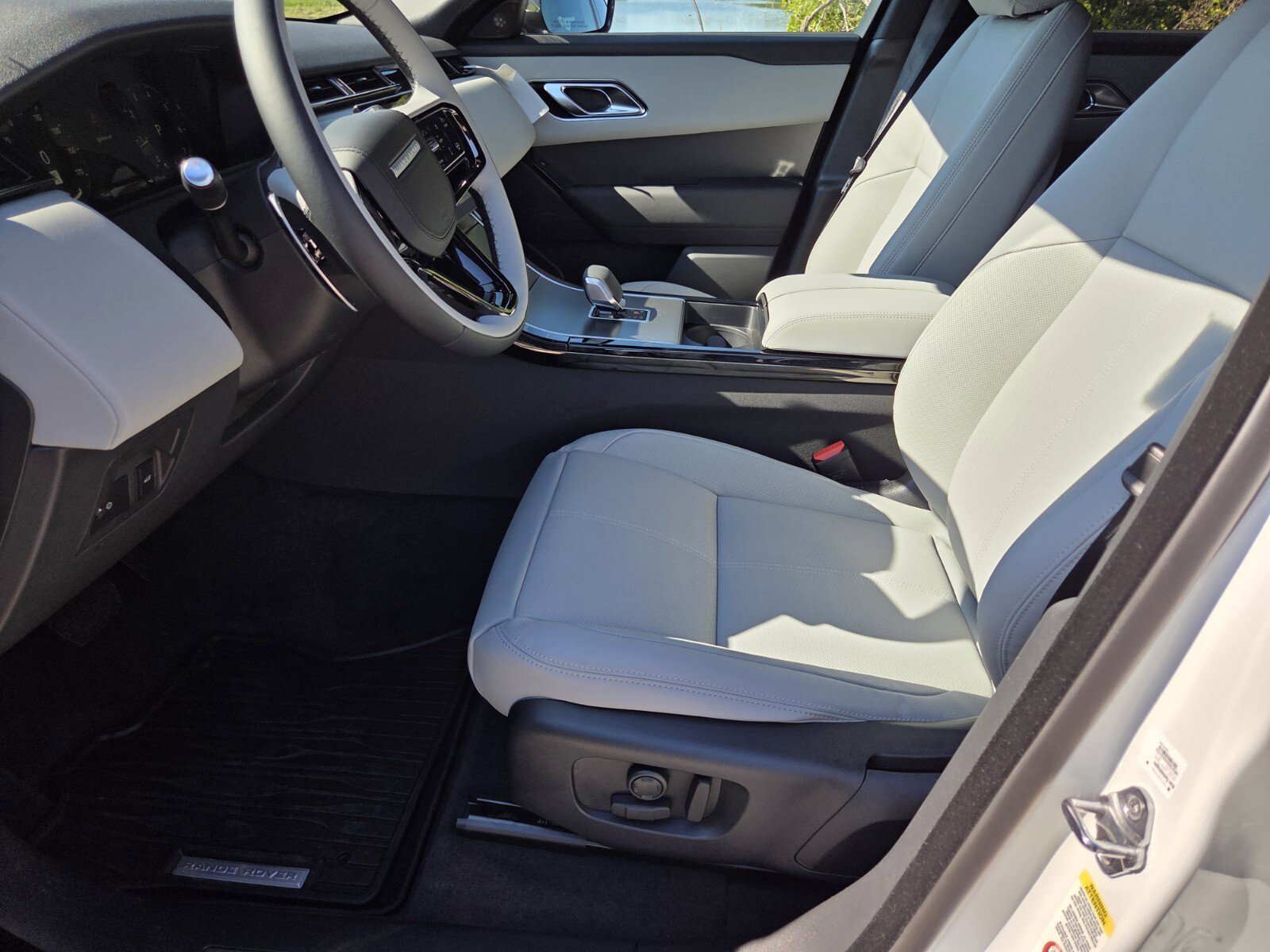 New 2026 Land Rover Range Rover Velar S image 12