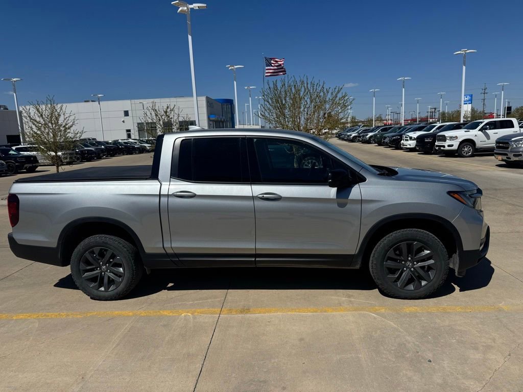 Used 2025 Honda Ridgeline Sport image 2