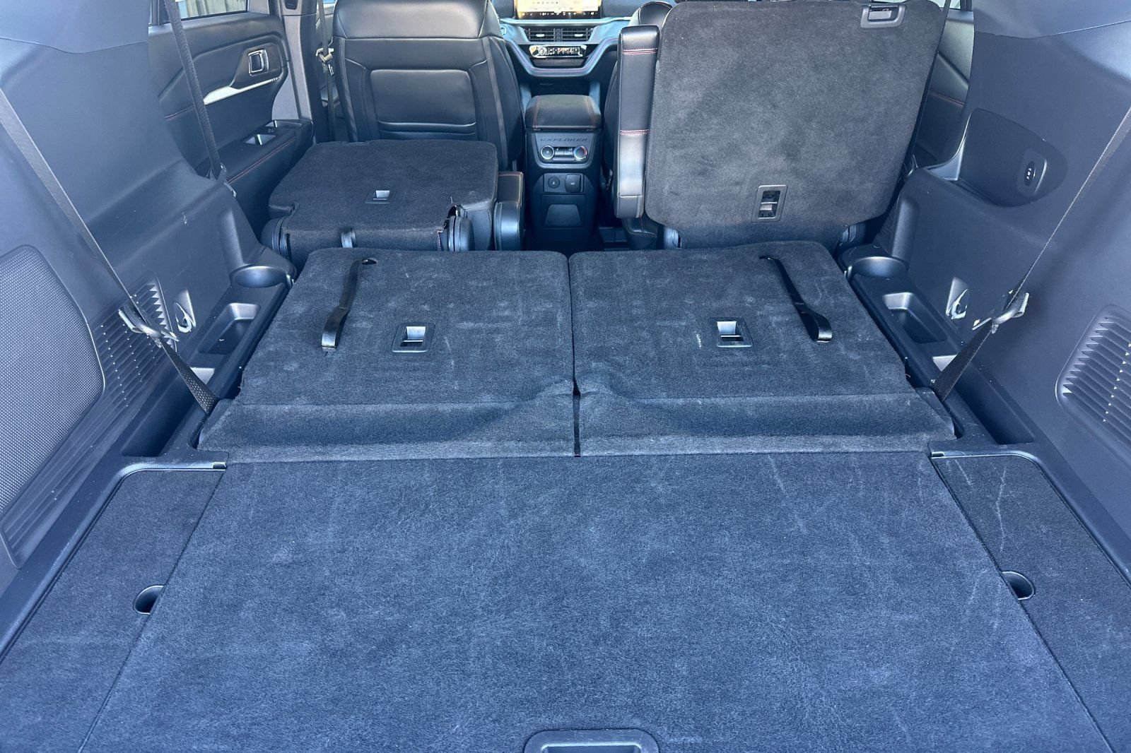 Certified 2025 Ford Explorer ST-Line AWD/4WD image 15