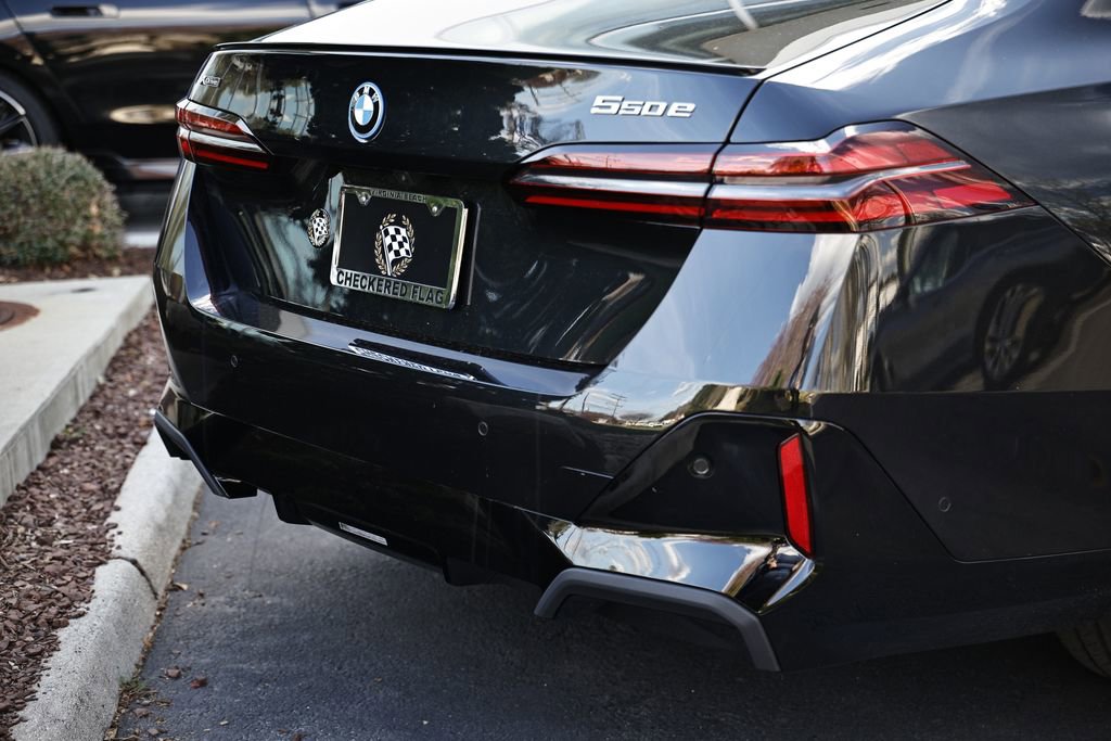 New 2026 BMW 550e xDrive w/ Executive Package AWD/4WD image 9