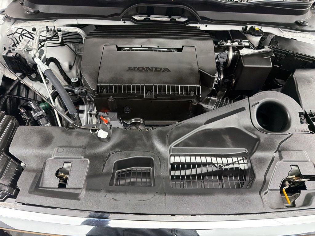 Used 2025 Honda Pilot Touring image 33