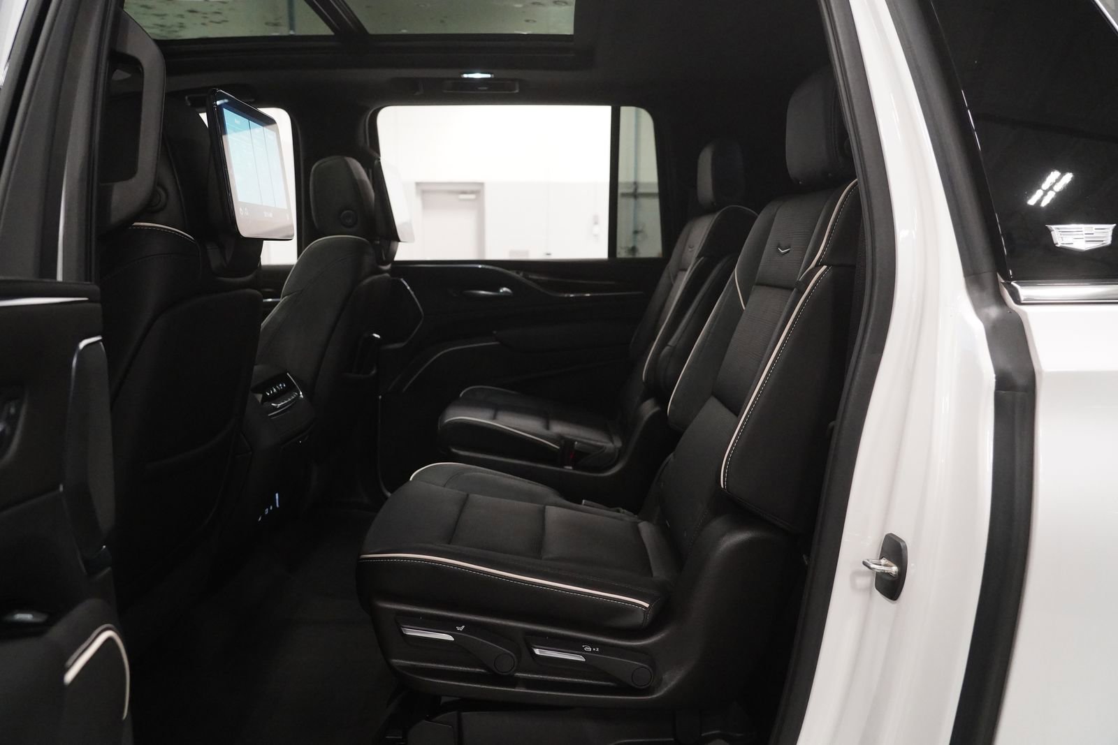 Used 2021 Cadillac Escalade ESV Premium Luxury w/ Driver Assist Tech Package image 14