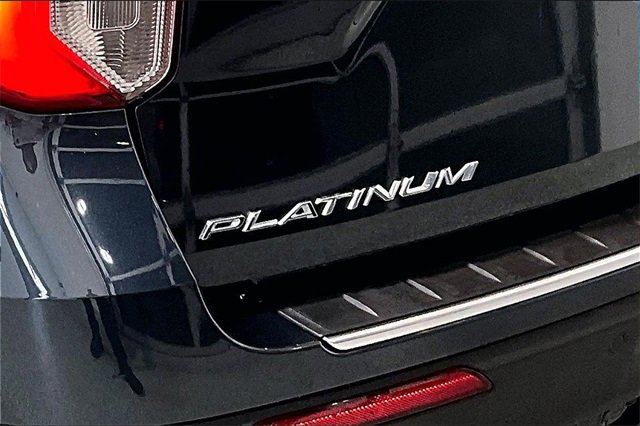 Used 2022 Ford Explorer Platinum w/ Technology Package image 41