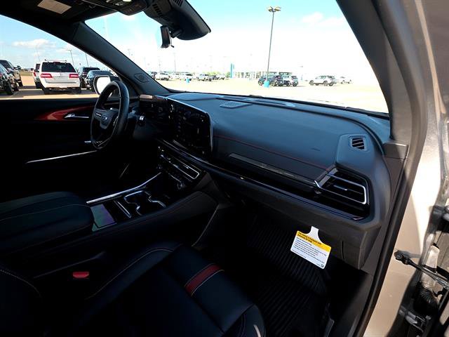 Used 2025 Chevrolet Traverse RS w/ LPO, Floor Liner Package FWD image 15