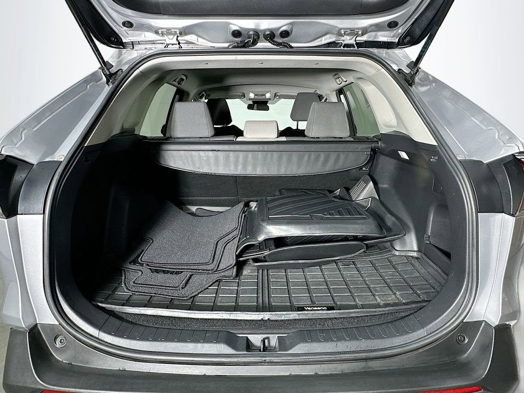 Used 2022 Toyota RAV4 XLE image 26