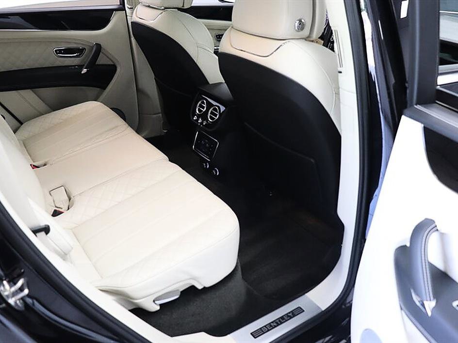 Used 2019 Bentley Bentayga AWD/4WD image 13