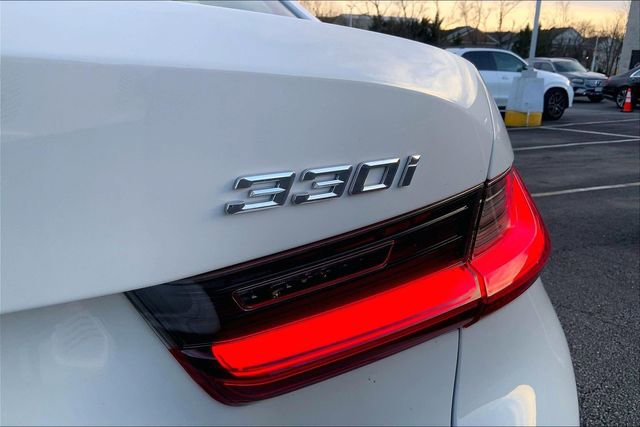 Used 2020 BMW 330i xDrive Sedan w/ Convenience Package image 8