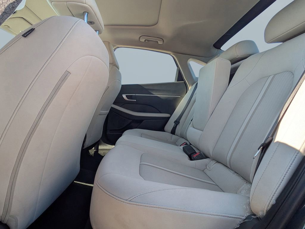 Used 2025 Hyundai Elantra Sport image 13