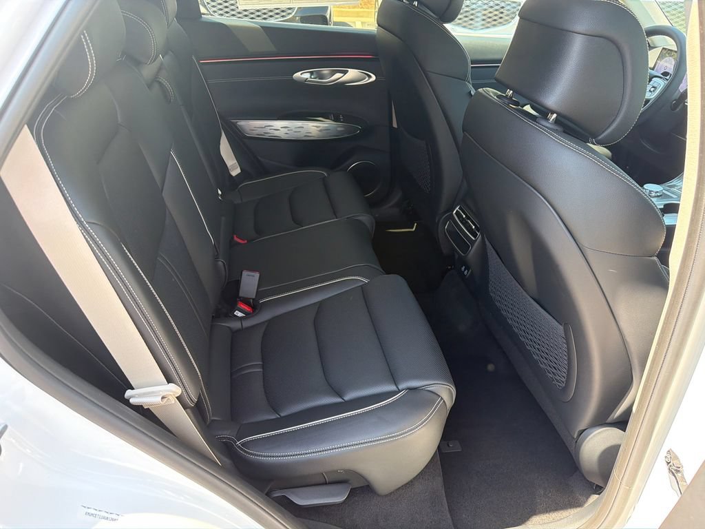 New 2027 Genesis Electrified GV70 AWD/4WD image 17