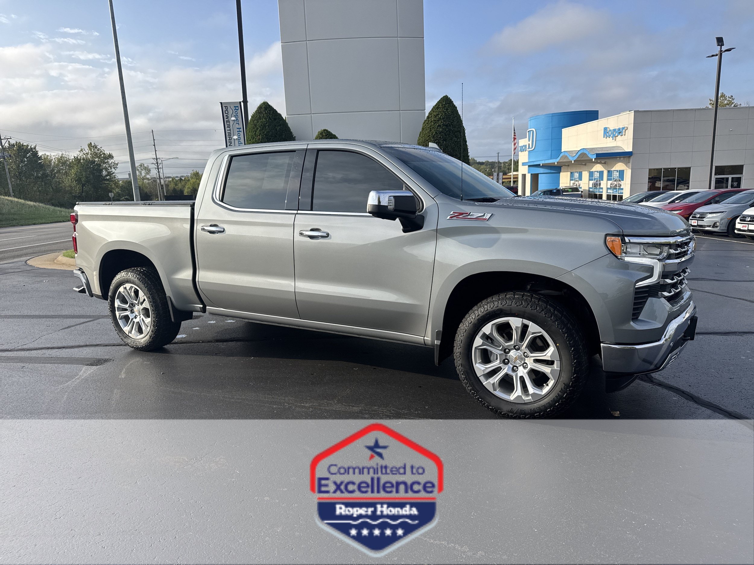 Used 2024 Chevrolet Silverado 1500 LTZ w/ LTZ Premium Package AWD/4WD image 1