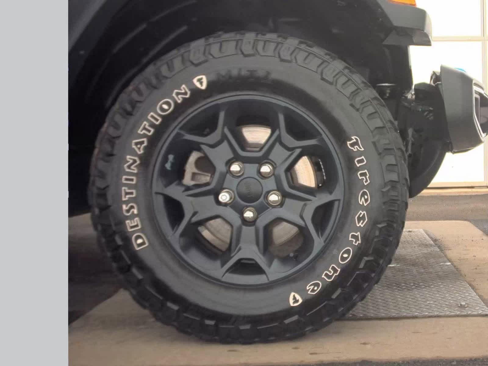 Used 2023 Jeep Wrangler Unlimited w/ Sun & Screen Package image 20