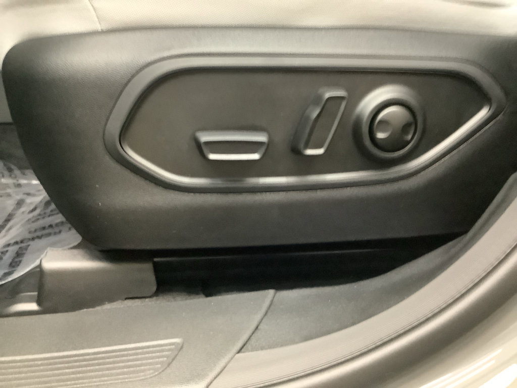 New 2026 Jeep Cherokee Laredo AWD/4WD image 13