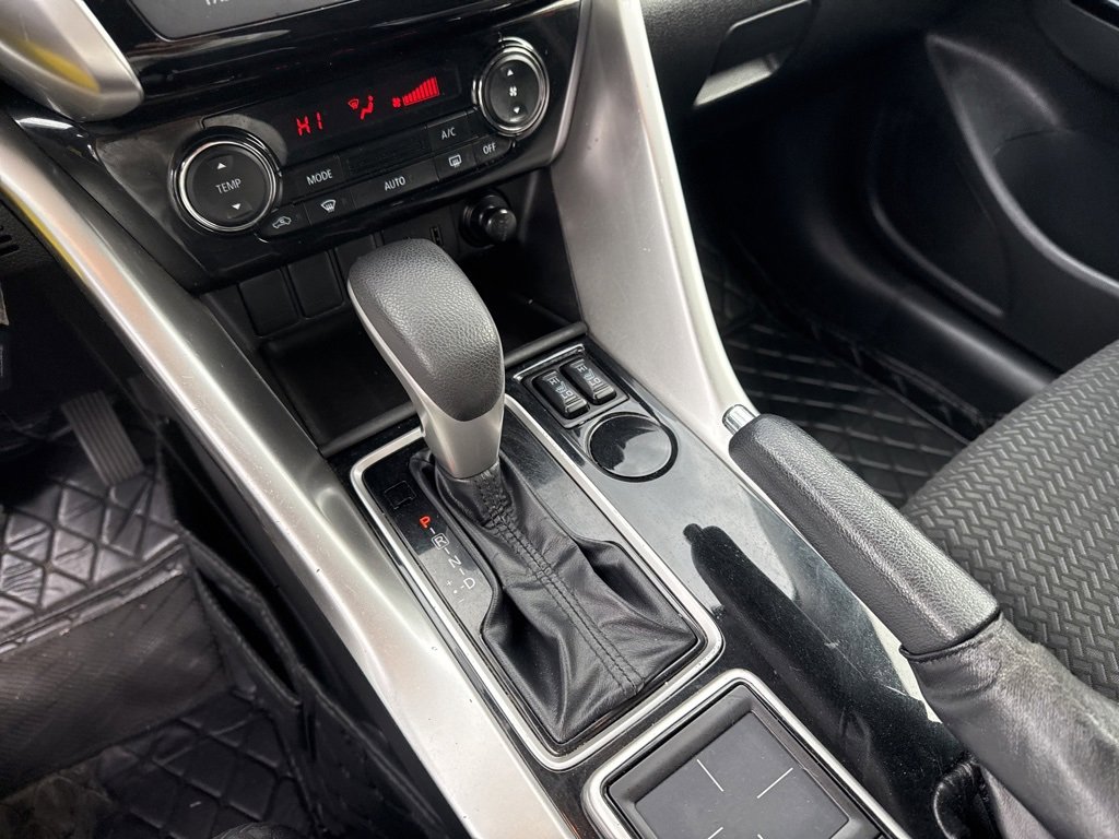 Used 2020 Mitsubishi Eclipse Cross LE image 30