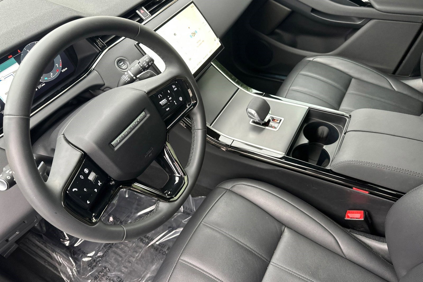 Certified 2025 Land Rover Range Rover Evoque Dynamic SE image 5