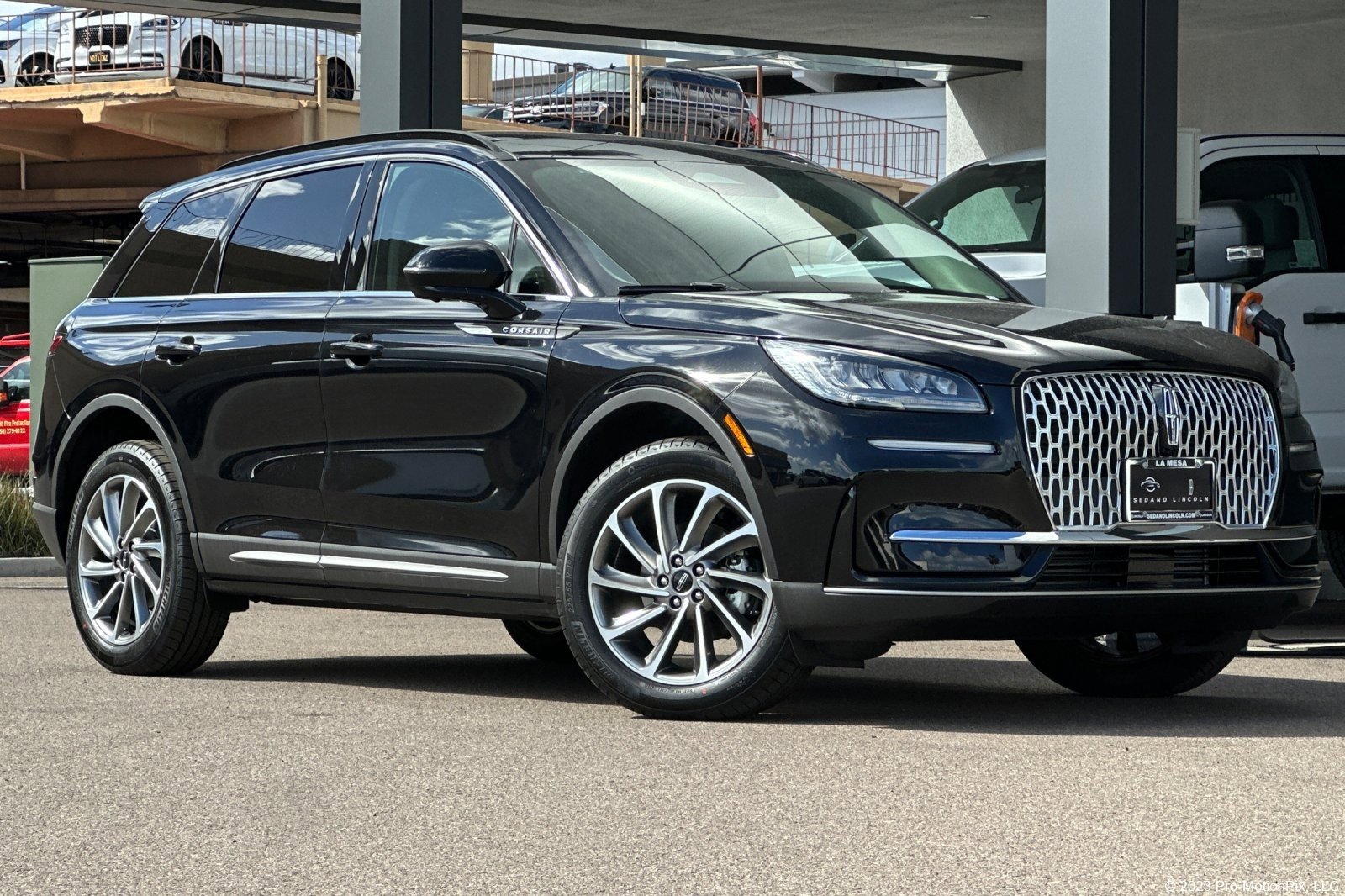New 2025 Lincoln Corsair AWD w/ Equipment Group 101A