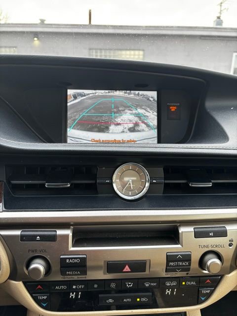 Used 2014 Lexus ES 350 w/ Luxury Package image 24