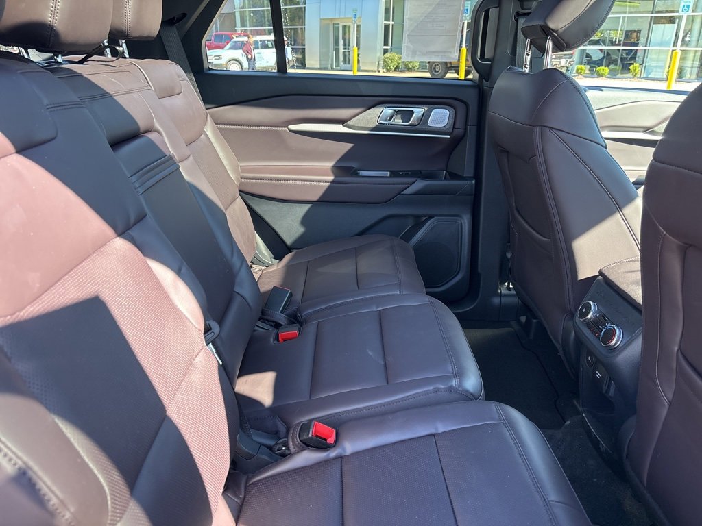 New 2026 Ford Explorer Platinum image 14