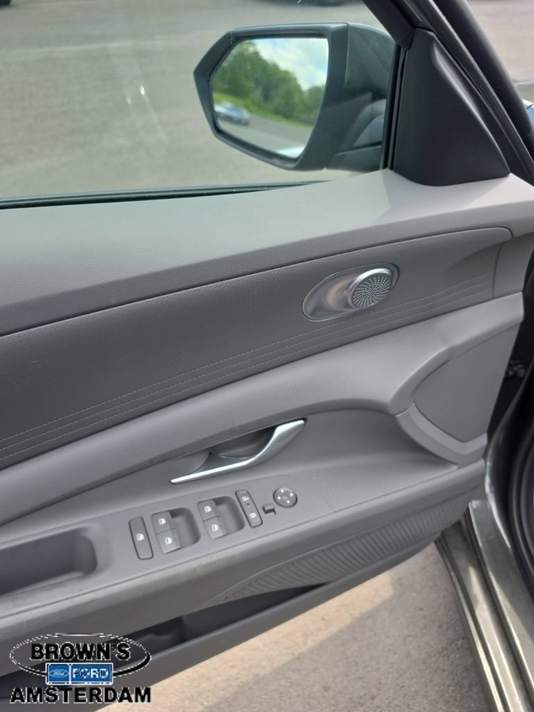 Used 2024 Hyundai Elantra SEL FWD image 10