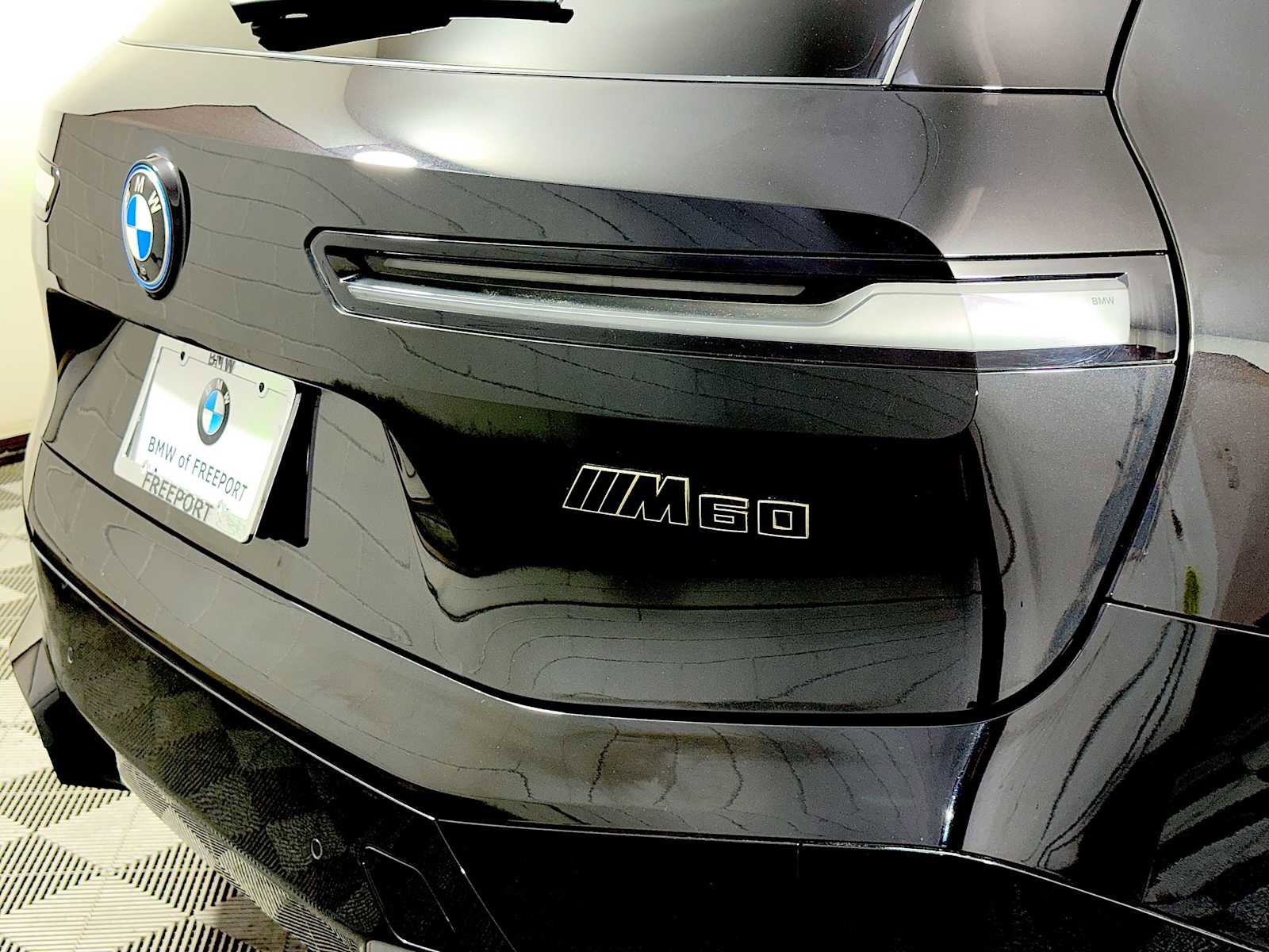 Used 2025 BMW iX M60 w/ Luxury Package image 29