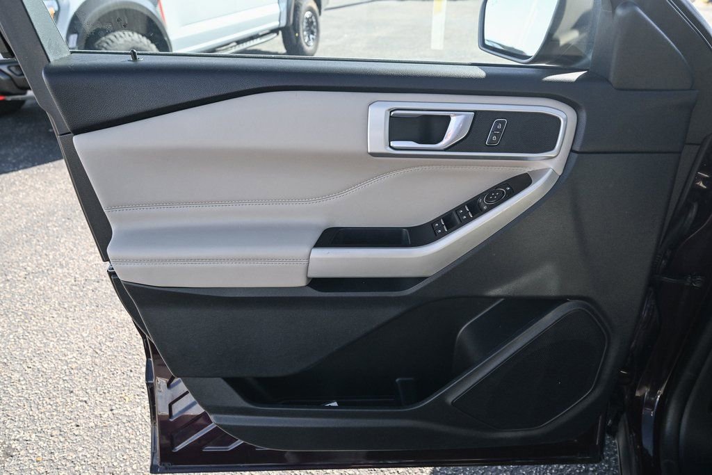 Certified 2023 Ford Explorer XLT w/ Equipment Group 202A image 21