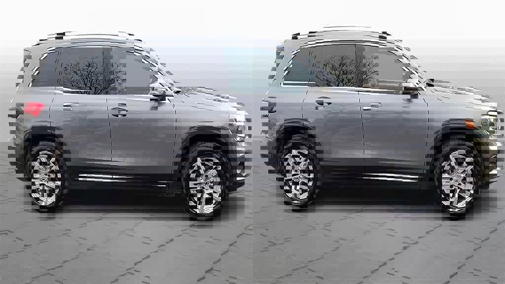 Used 2021 Mercedes-Benz GLB 250 4MATIC image 9