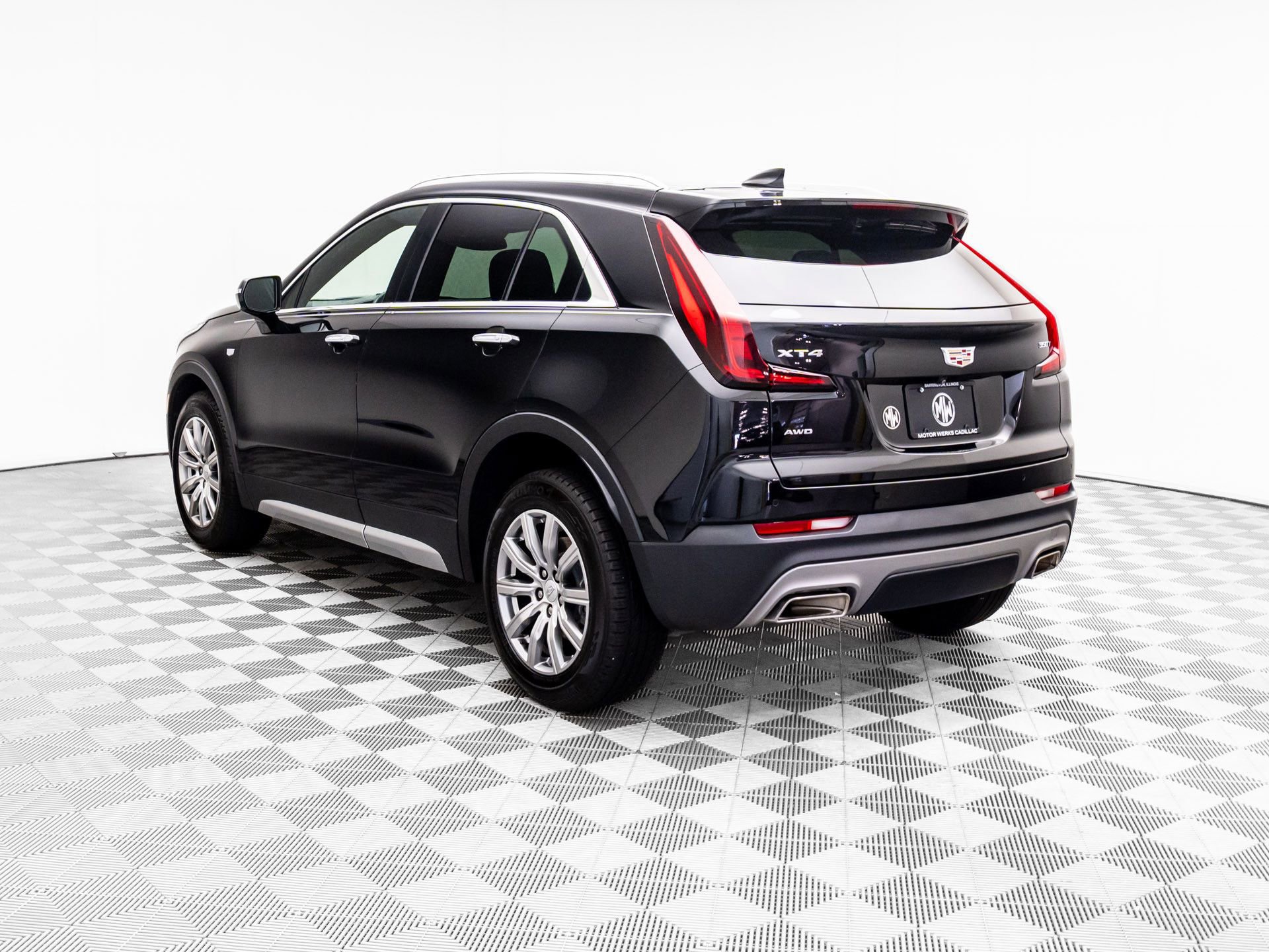 Certified 2023 Cadillac XT4 Premium Luxury image 5