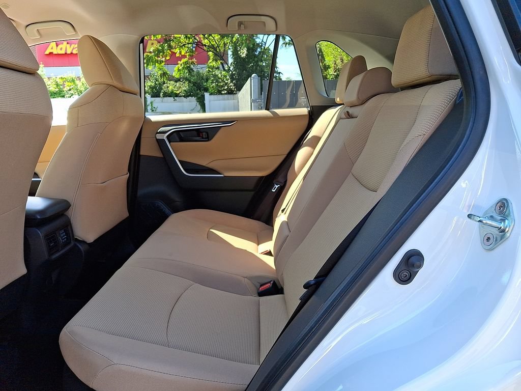 Certified 2023 Toyota RAV4 LE AWD/4WD image 10