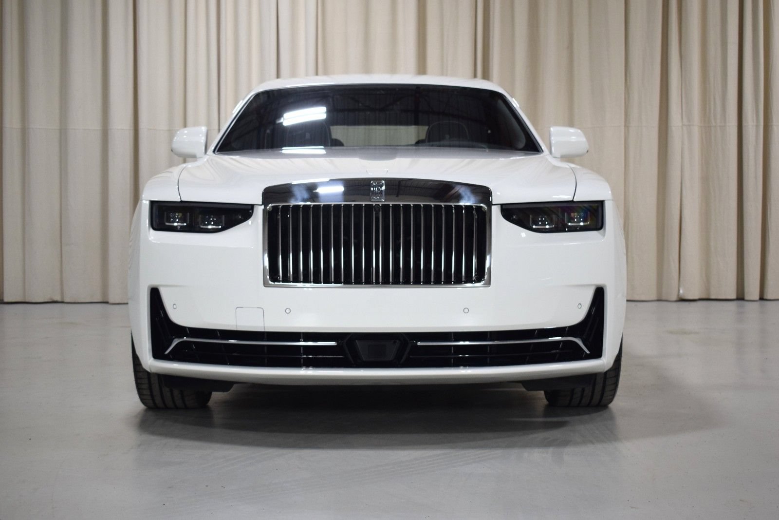 New 2026 Rolls-Royce Ghost Extended Wheelbase AWD/4WD image 9