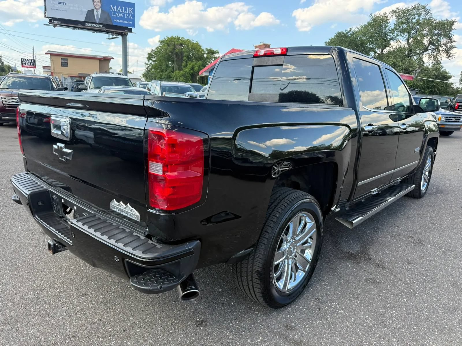 Used 2015 Chevrolet Silverado 1500 High Country w/ High Country Premium Package RWD image 5