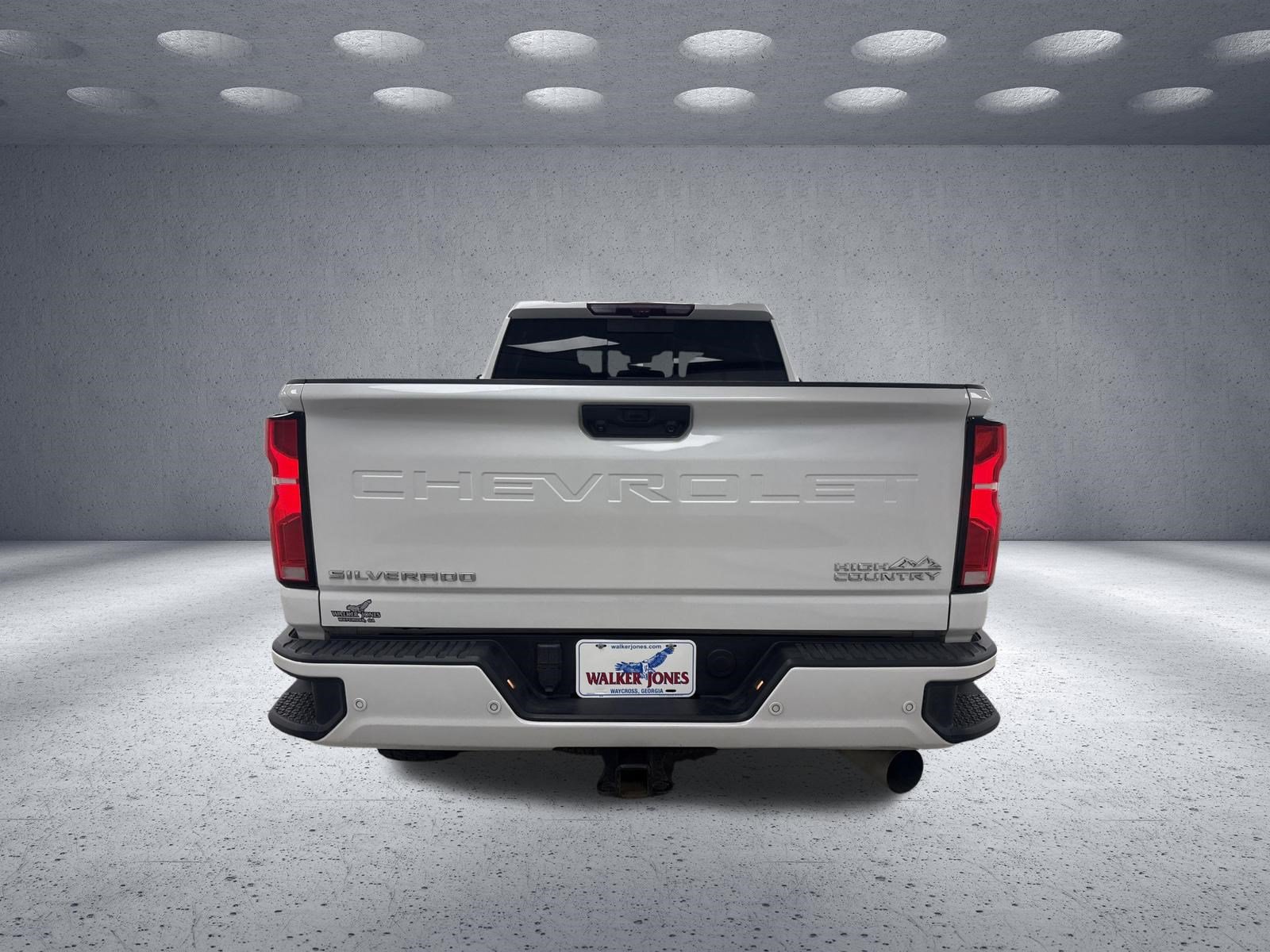 Used 2025 Chevrolet Silverado 2500 High Country w/ Technology Package AWD/4WD image 4