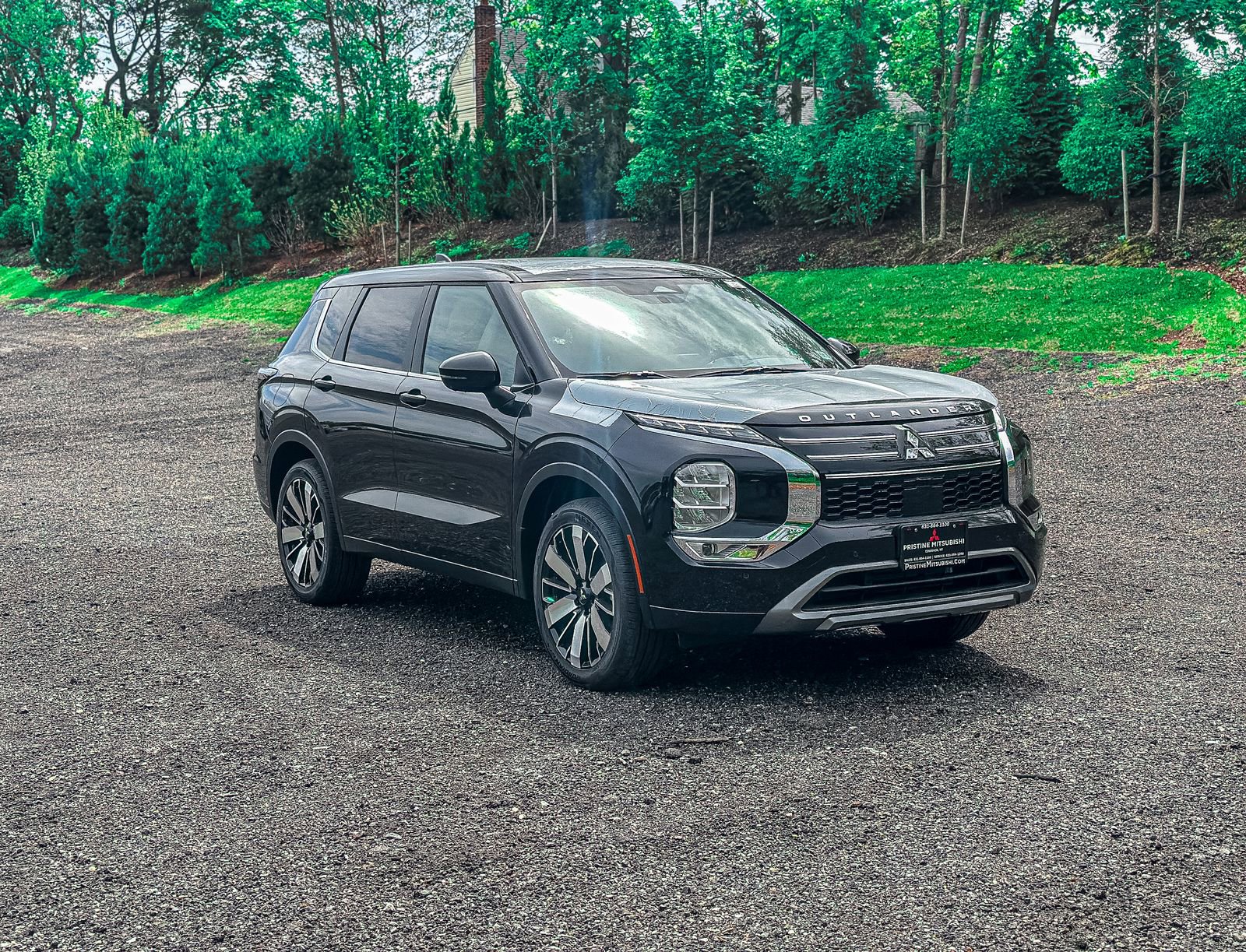New 2025 Mitsubishi Outlander AWD image 12
