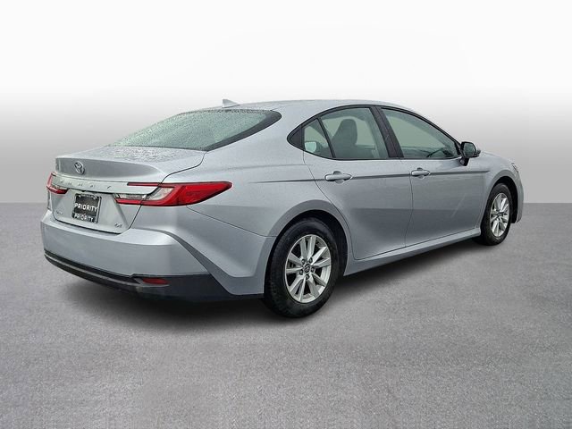 Used 2025 Toyota Camry LE image 4