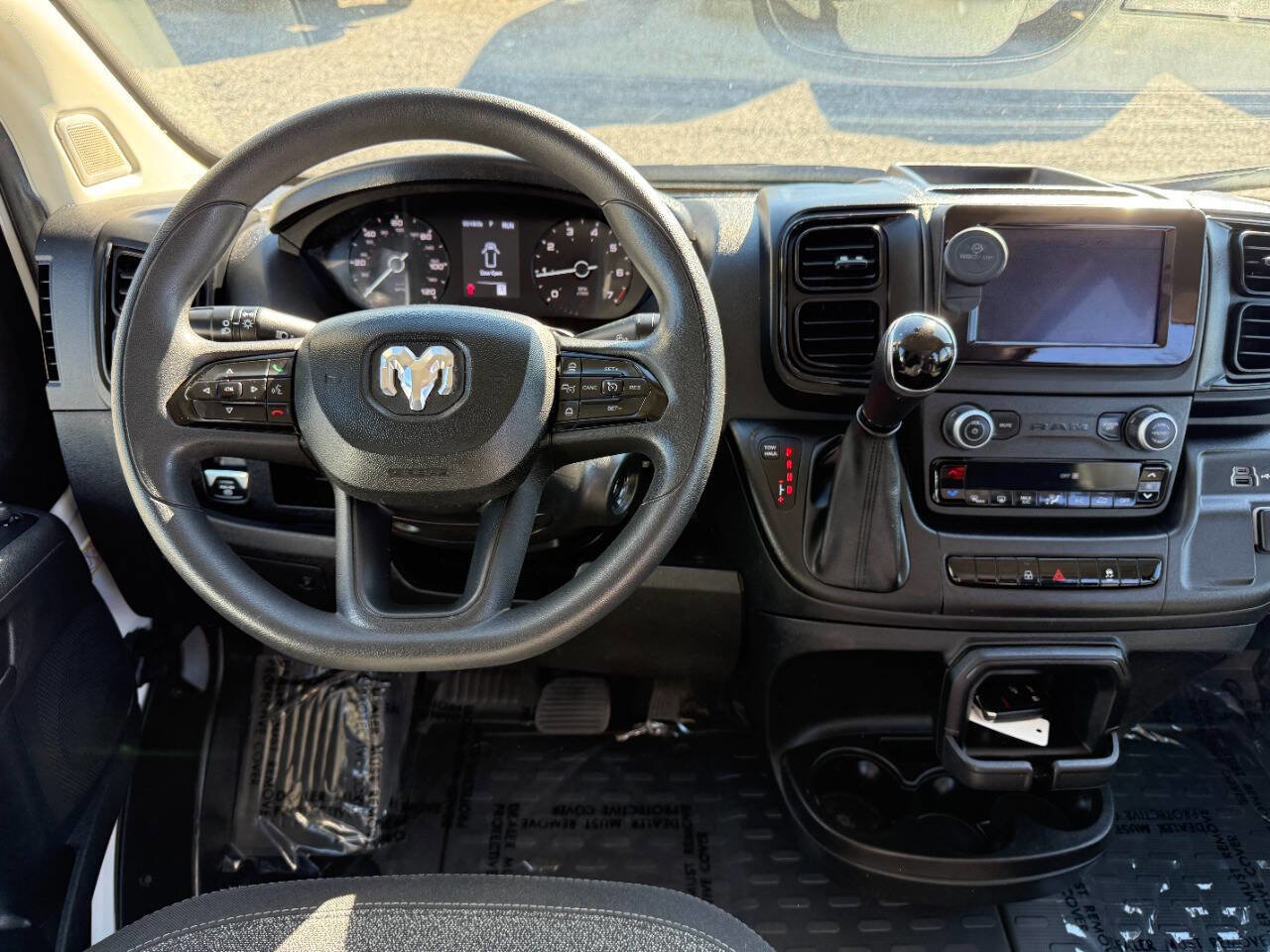 Used 2025 RAM ProMaster 2500 w/ Convenience Group image 27