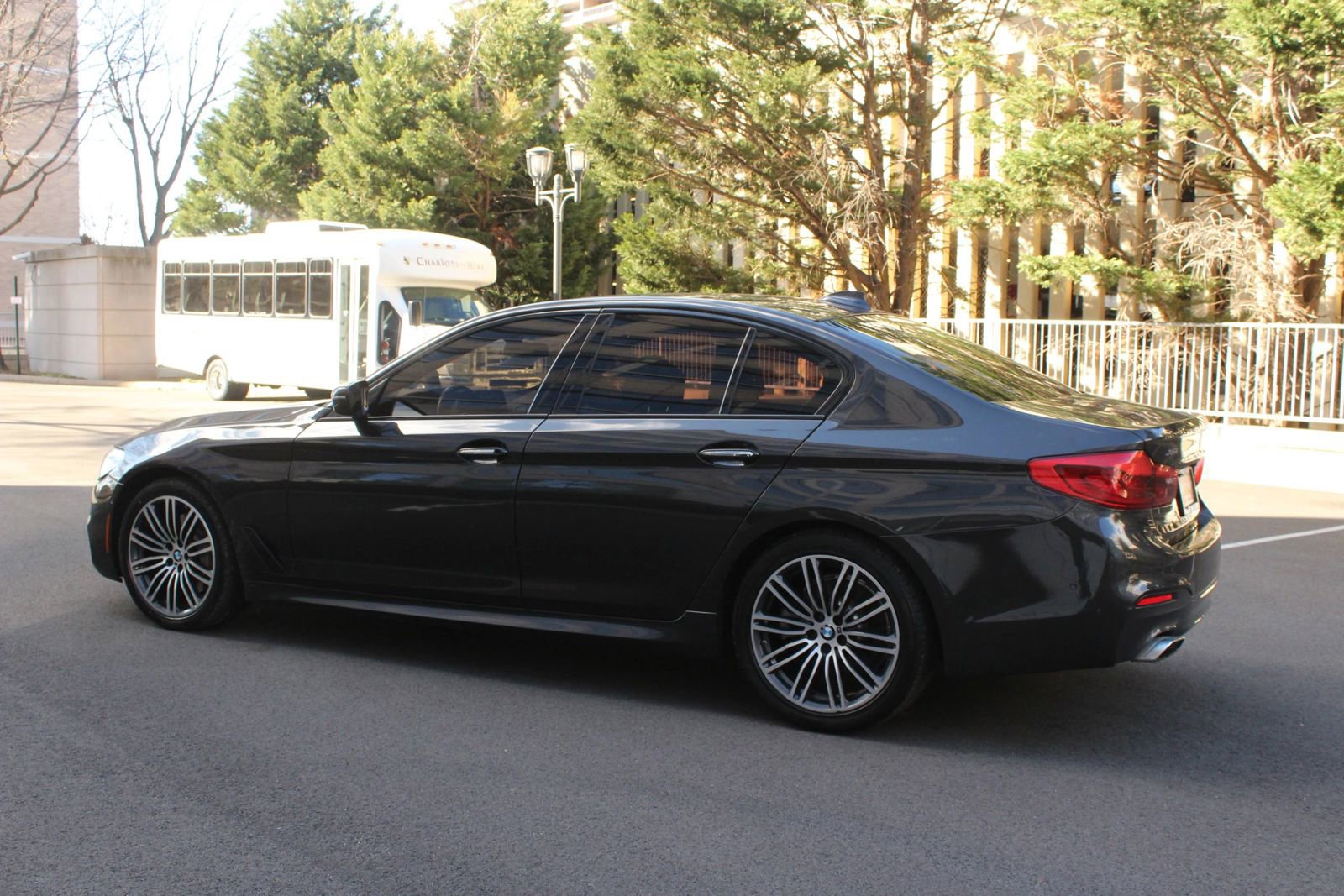 Used 2018 BMW 530i xDrive AWD/4WD image 9