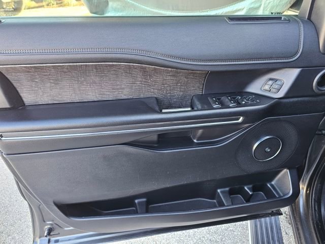 Used 2019 Ford Expedition Limited w/ Equipment Group 302A image 18