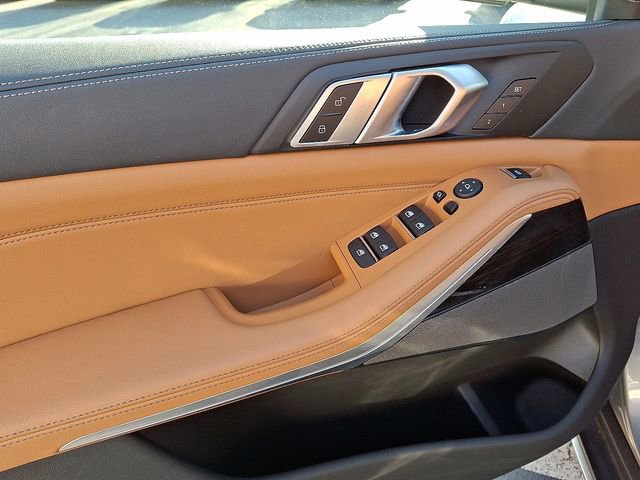 Used 2024 BMW X5 xDrive40i w/ Premium Package image 12