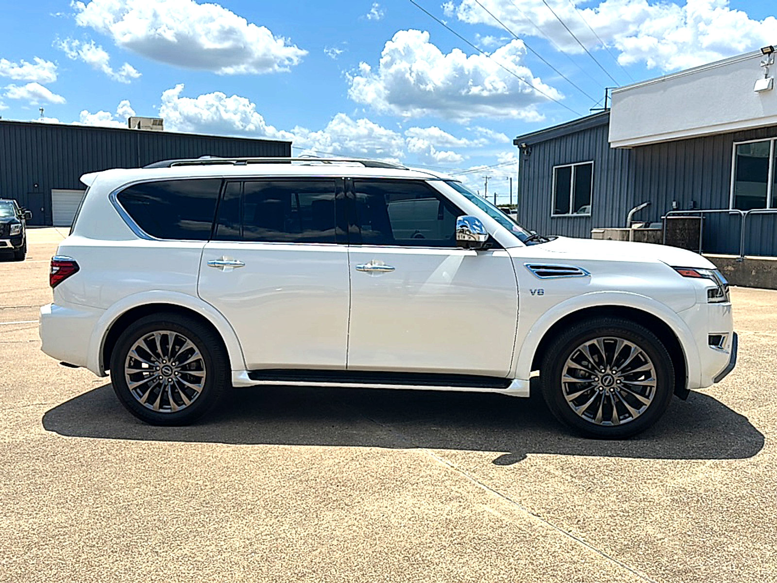 Used 2021 Nissan Armada Platinum w/ Captain's Chairs Package RWD image 9