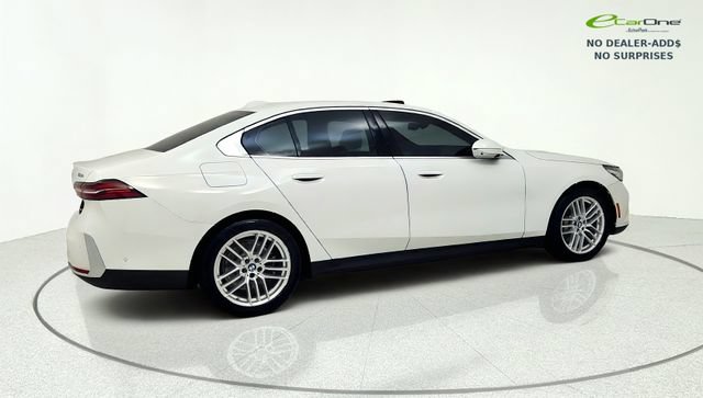 Used 2024 BMW 530i w/ Premium Package RWD image 9