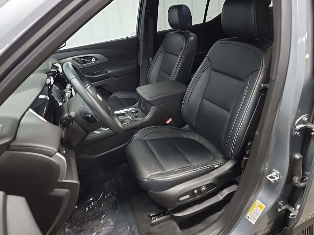 Used 2023 Chevrolet Traverse LT image 29