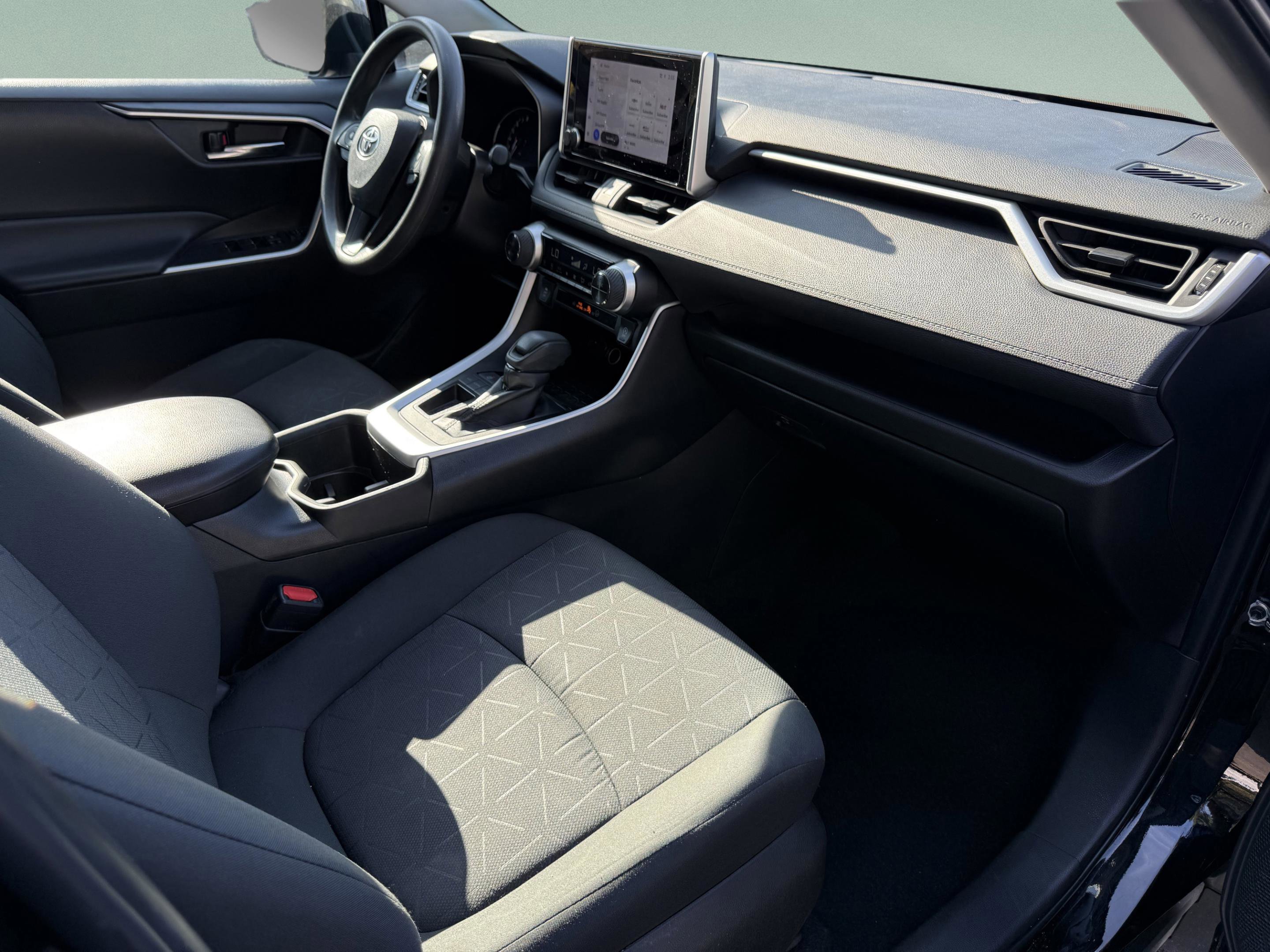 Used 2024 Toyota RAV4 XLE image 35