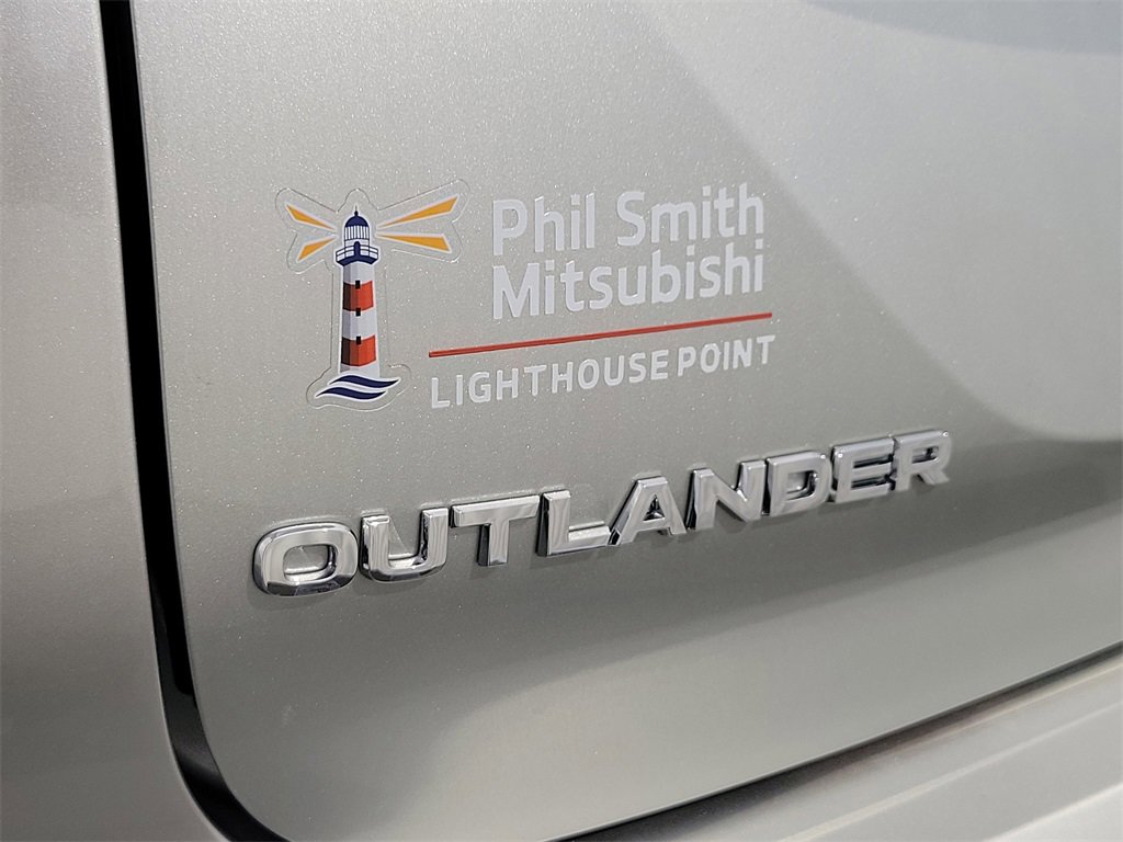 New 2025 Mitsubishi Outlander SE image 5