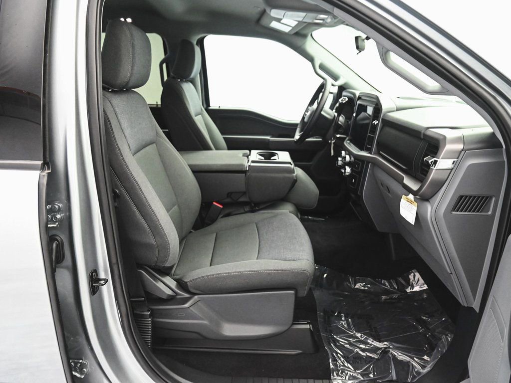 Used 2025 Ford F150 XLT w/ Equipment Group 301A Standard image 32