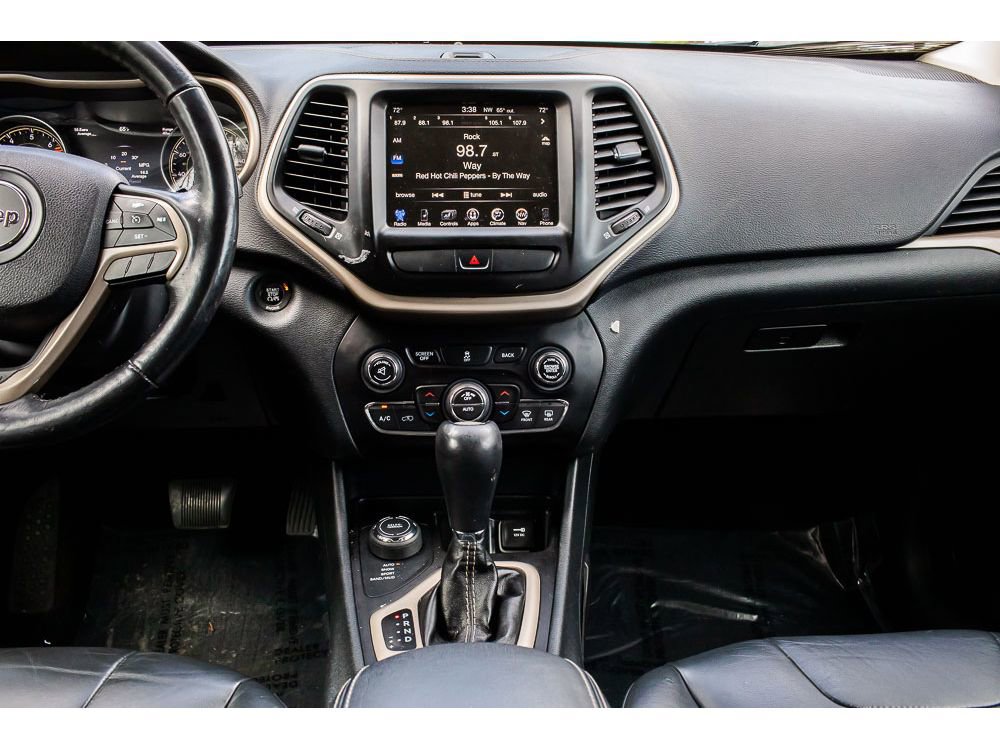 Used 2016 Jeep Cherokee Limited image 15